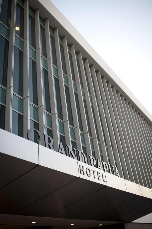 Grand Papua Hotel, A Member Of Radisson Individuals Port Moresby Exterior foto